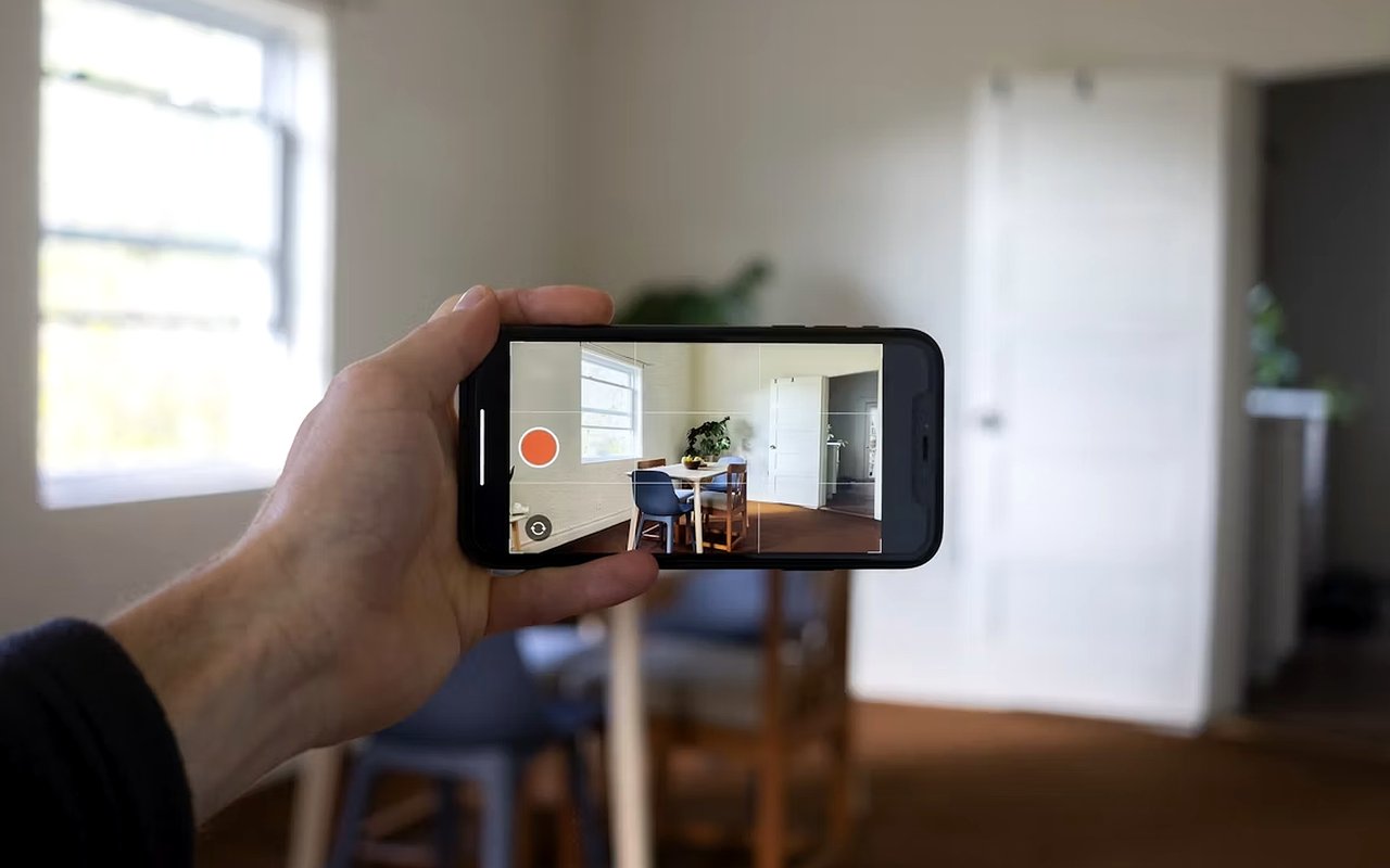 The Role of a Real Estate Agent in Your Home-Buying Journey
