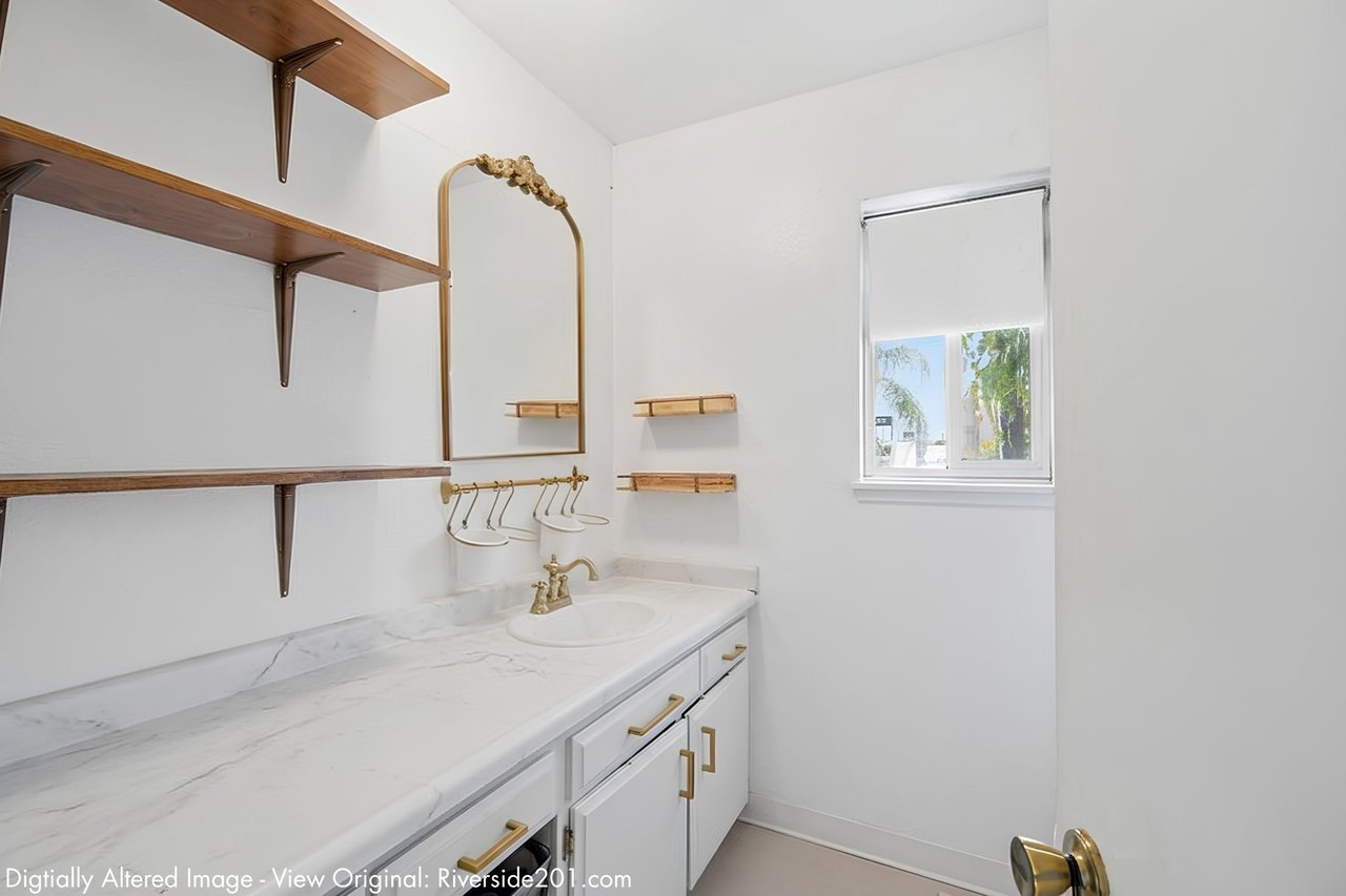 12940 Riverside Dr #201, Sherman Oaks