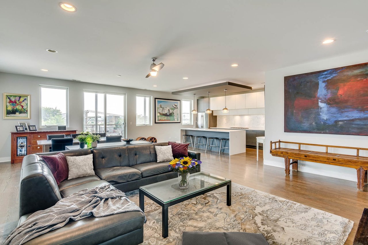 Just Listed | 1617 West Grand Avenue #3E for $659,900