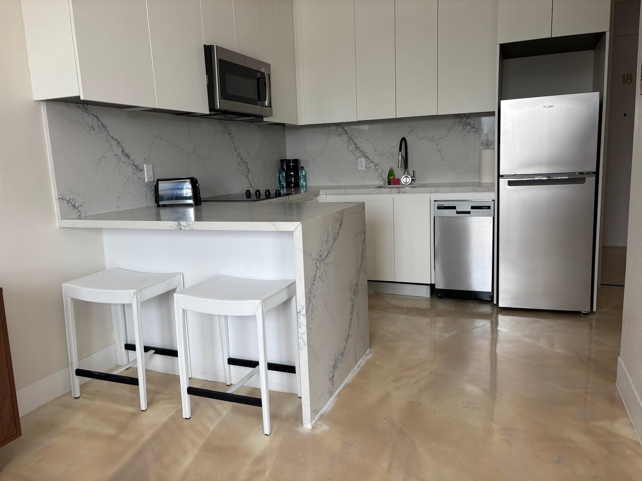 SUITES ONE WEST | 1 BEDROOM