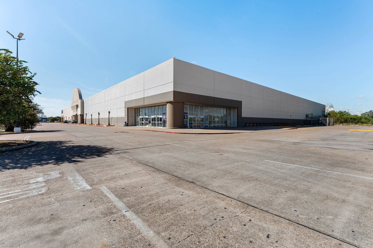 For Lease: Hohoho Retail Center
