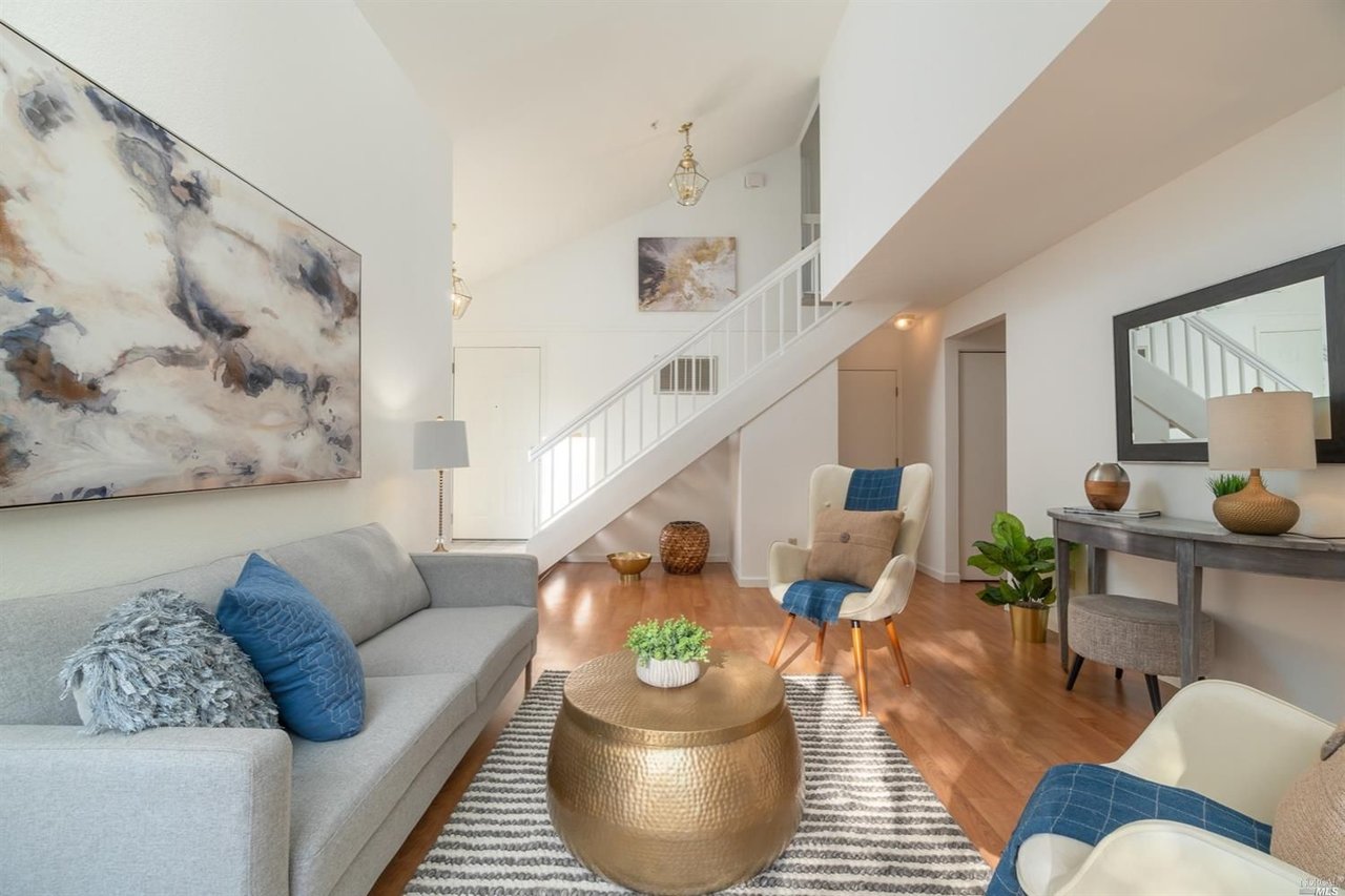 17 Cedarwood Ln