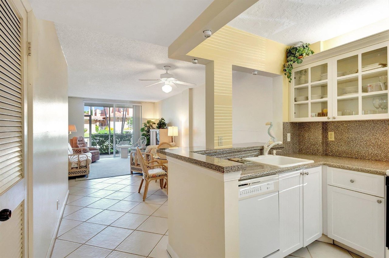 105 Paradise Harbour Boulevard #109