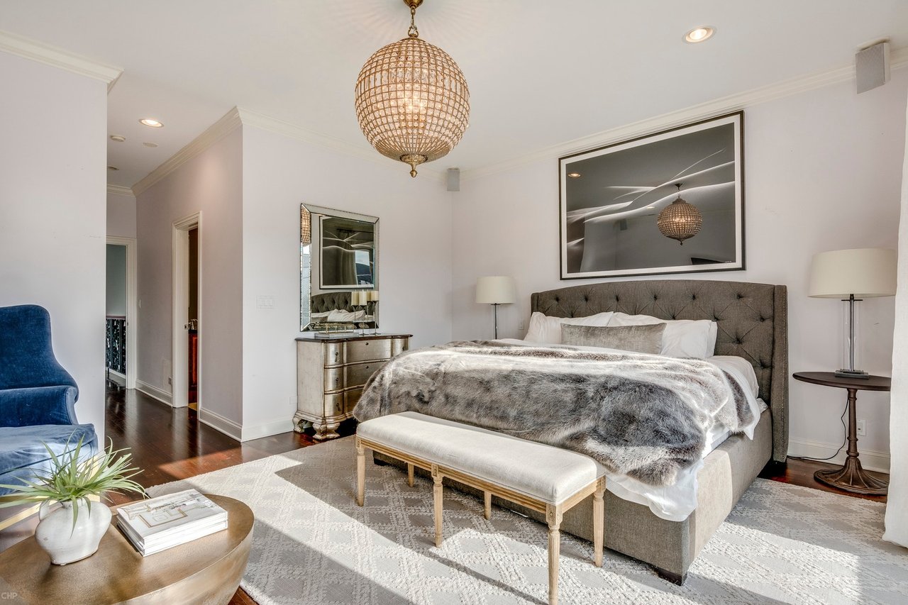 Designer Showcase | 2047 W Erie Street | $1,099,900