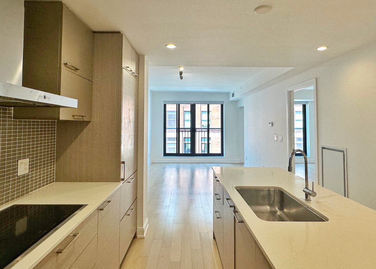 519- 55 Front Street E