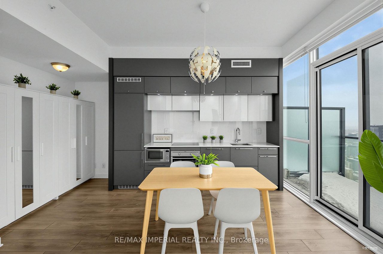 LUXURY SOUTHWEST PENTHOUSE