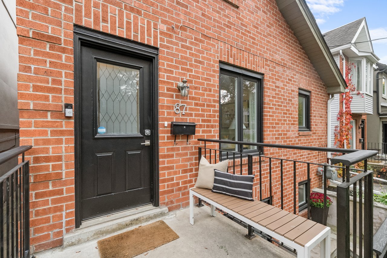 87 Rhodes Ave