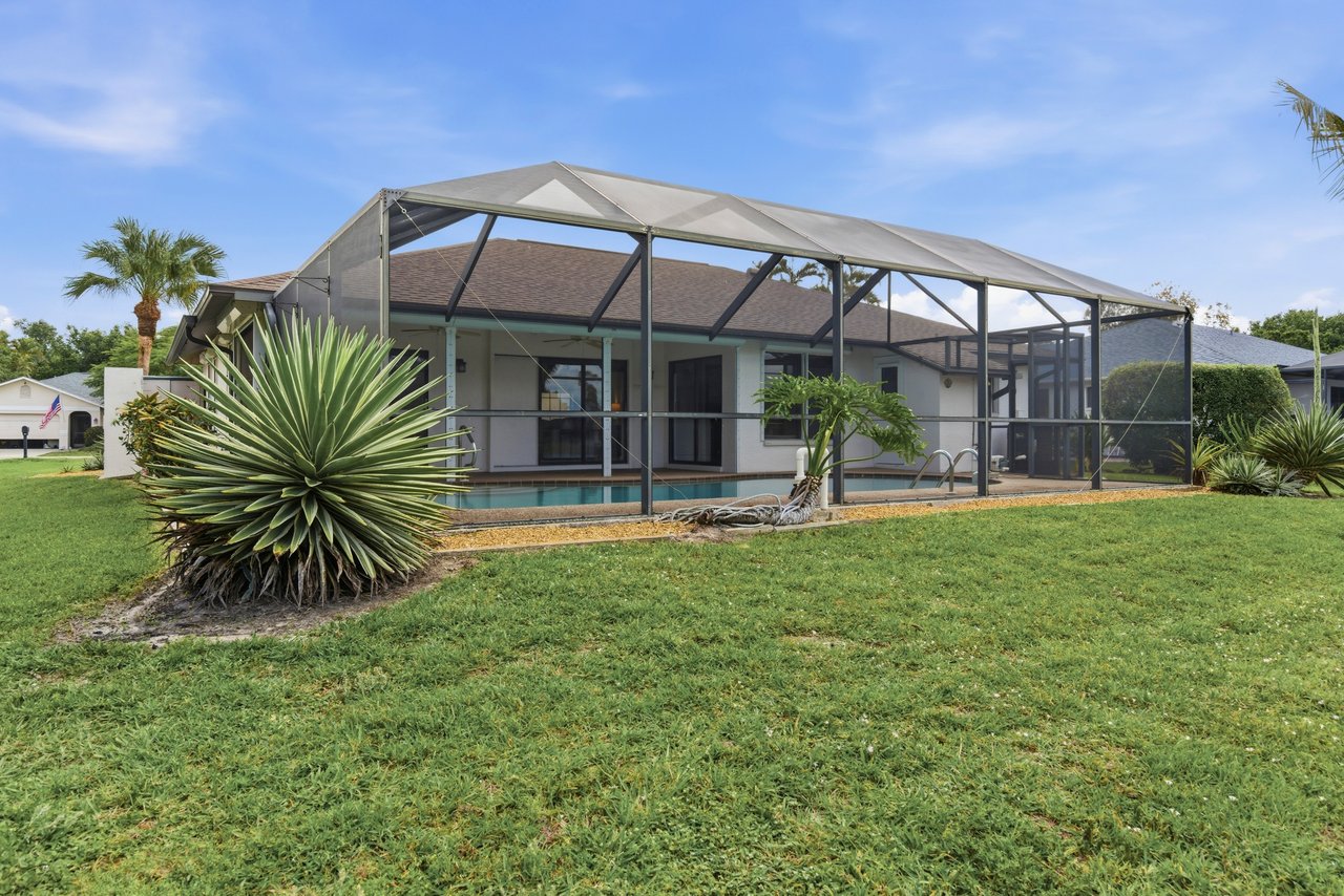 19184 Pine Run Ln - Three Oaks