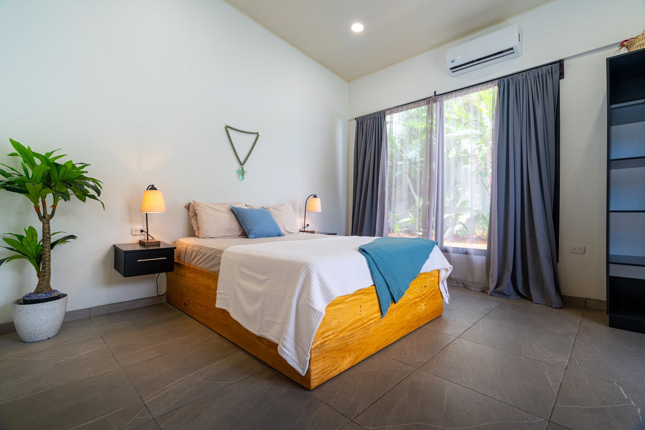 Modern 3 Bedroom Home - Walking distance to it all!