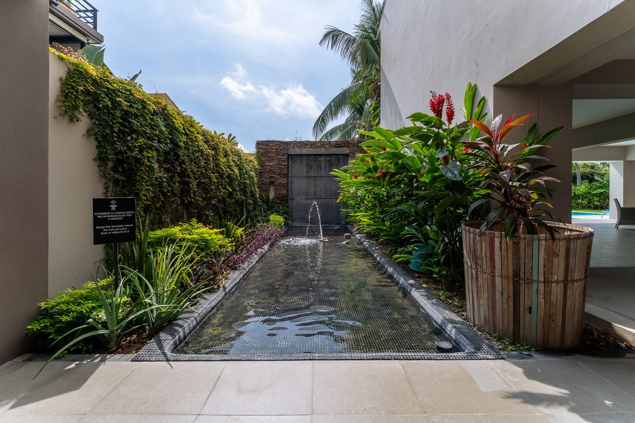 1 Bedroom, Condo, Mixie 103