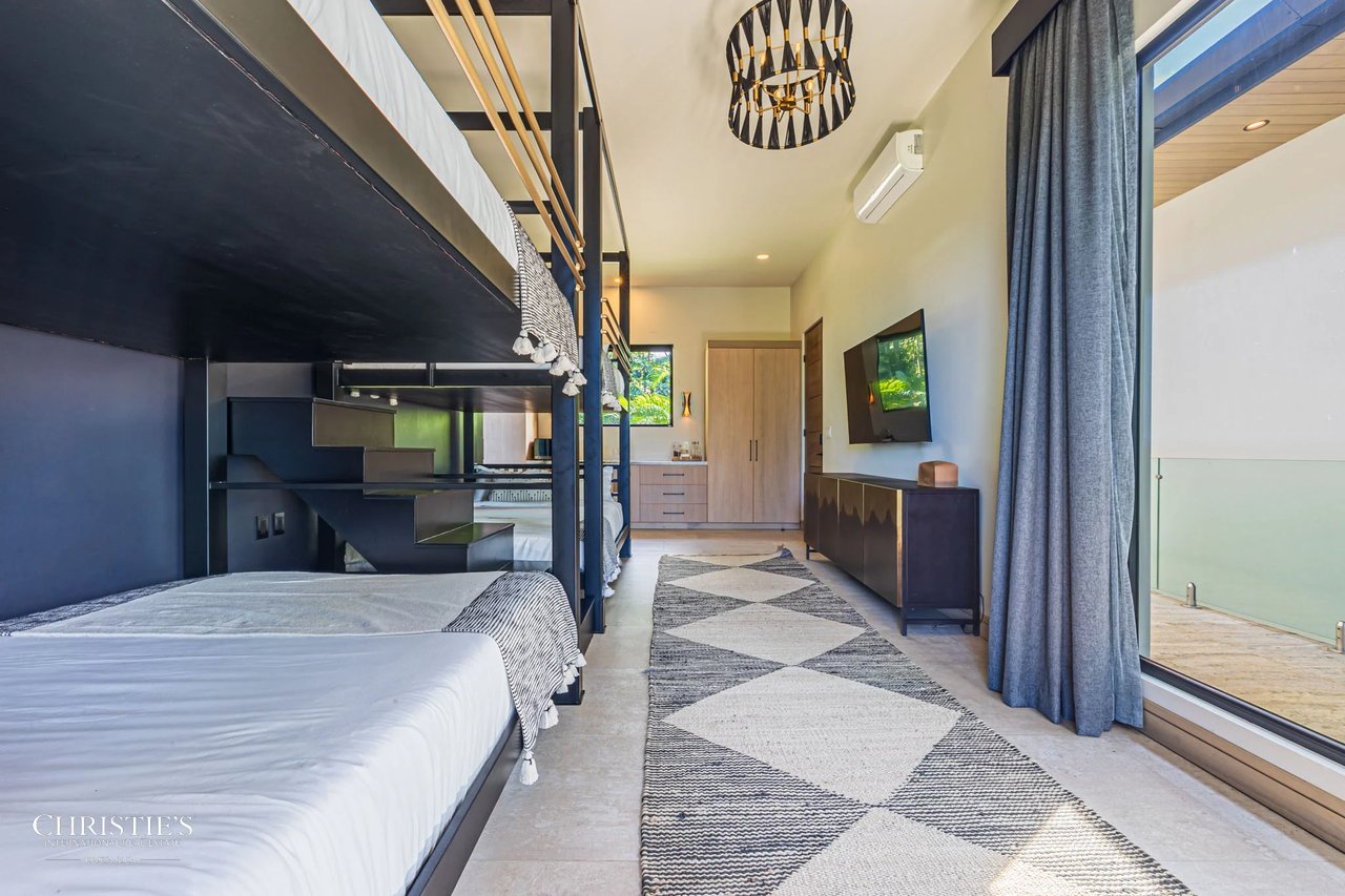 Majestic Cliff Residence Showcasing Spectacular Whitewater Views