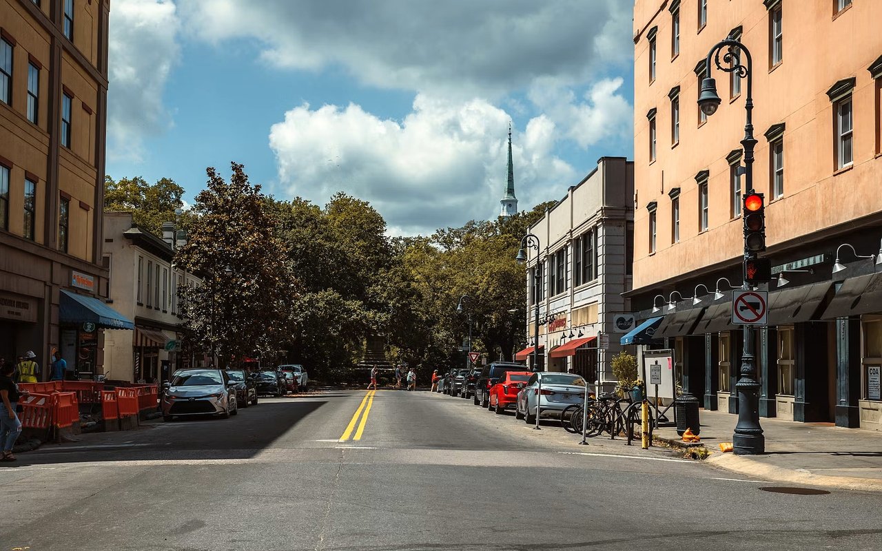 Why Roswell Is Drawing Buyers Who Want Character, Convenience, and Value