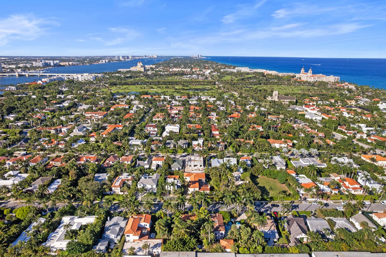 Double Lot Charmer In Town