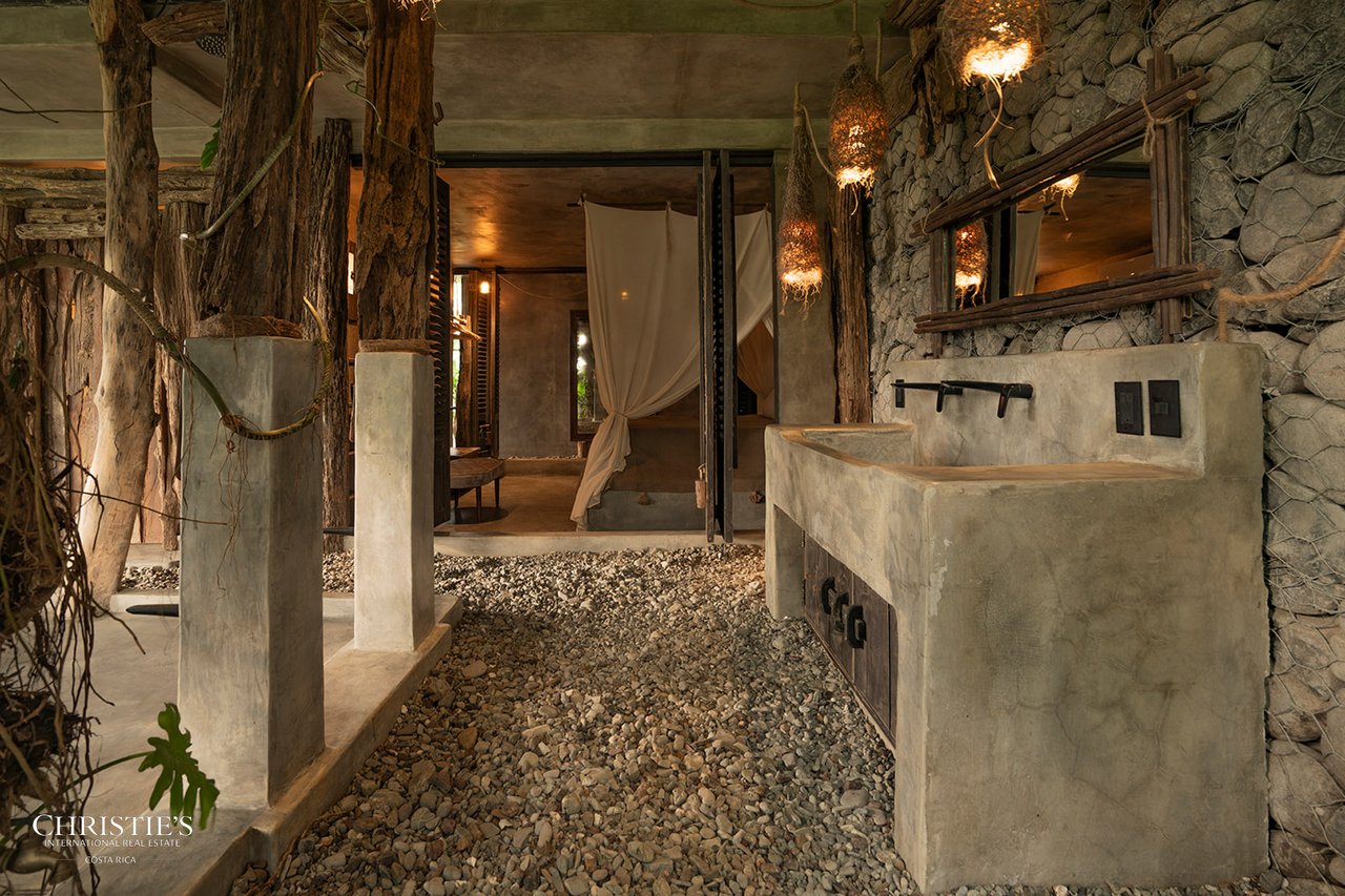 Villa Animales – Luxury Jungle Sanctuary