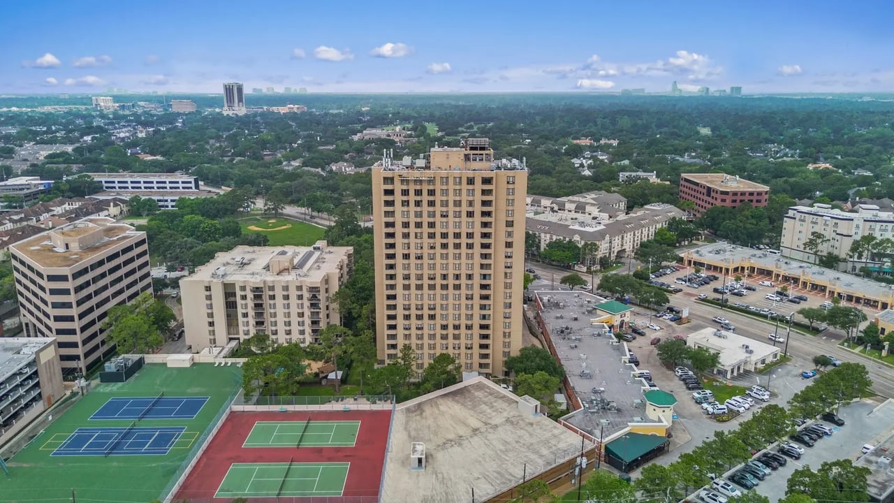 651 Bering Dr #303