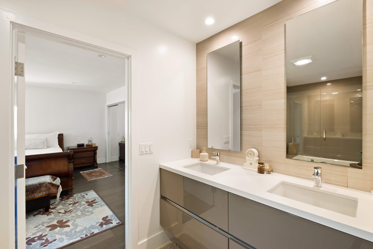 OFF MARKET : ENCINO, CA
