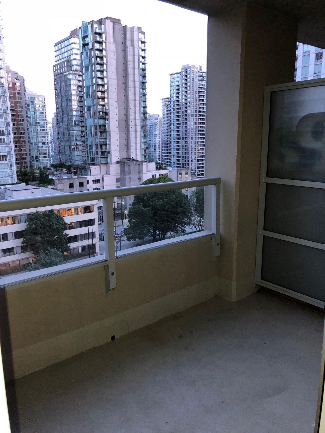 822 Seymour St, #807