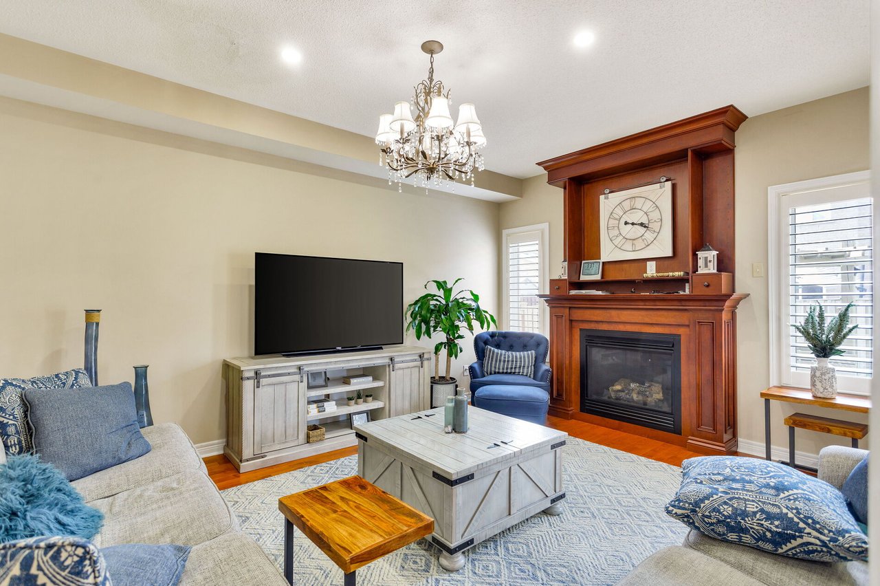 3137 Countess Crescent