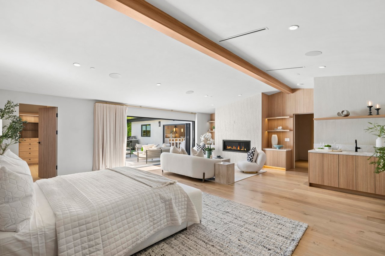 1120 White Sails Way