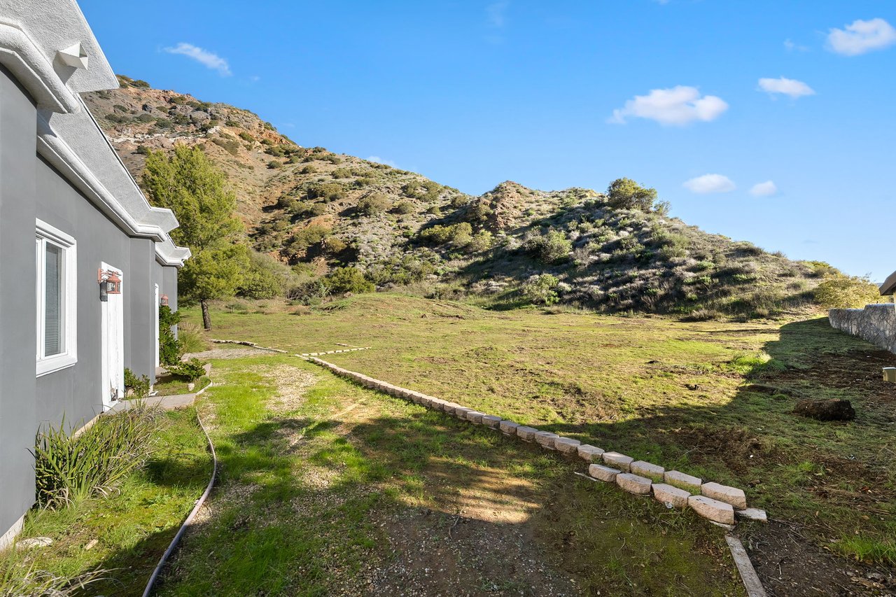 3701 Kanan Rd, Agoura Hills