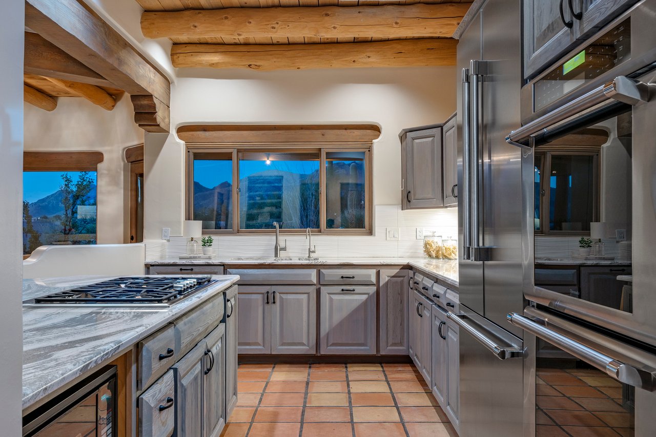 5115 N Corte De Catalonia