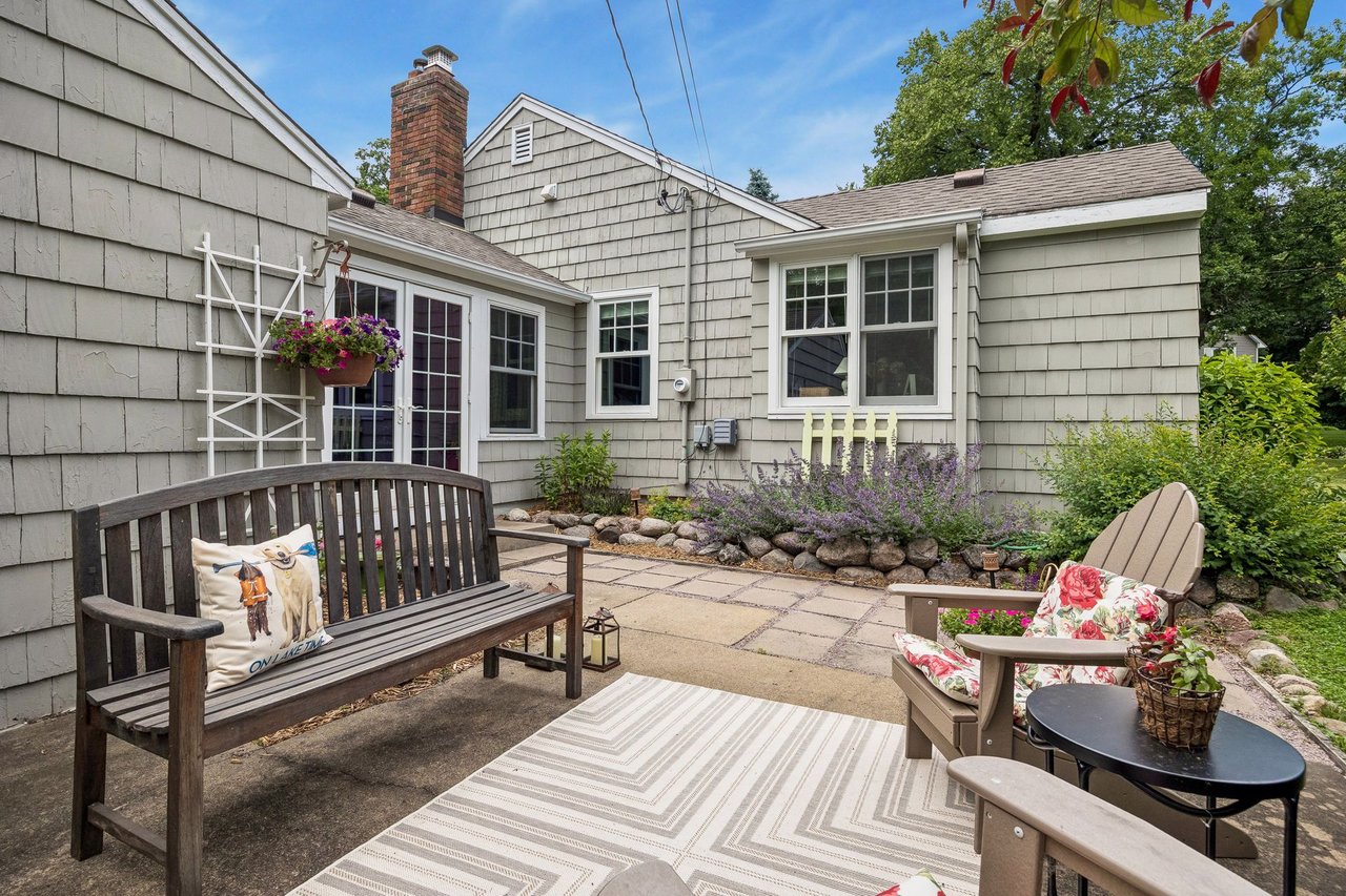 20600 Carson Road, Deephaven