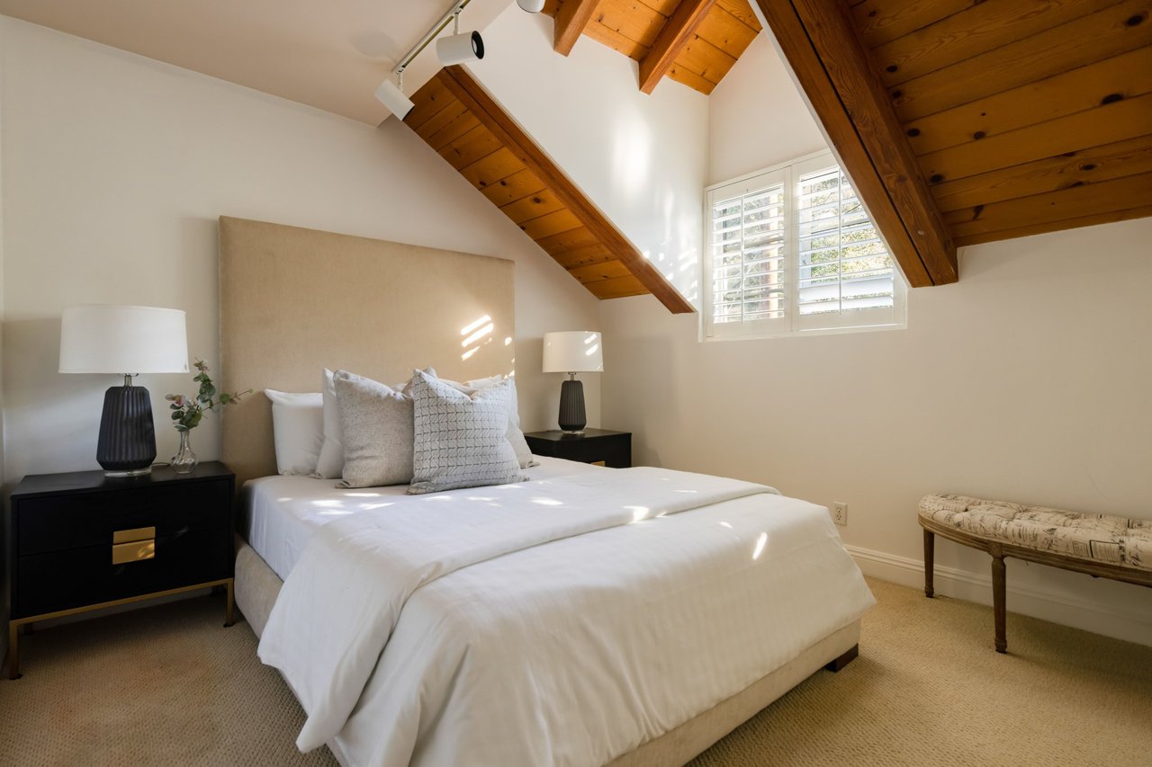 1030 N. Kenter Avenue