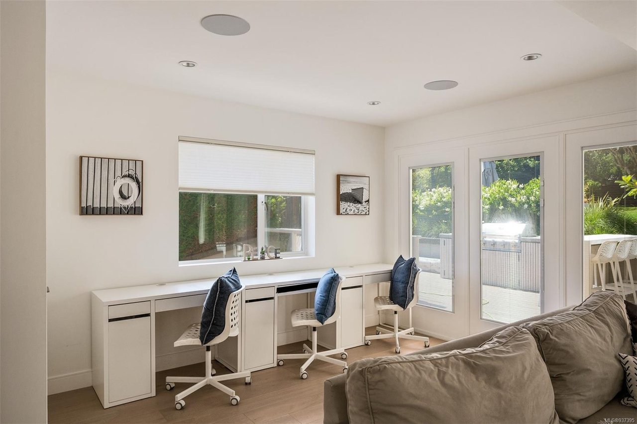 2378 Esplanade