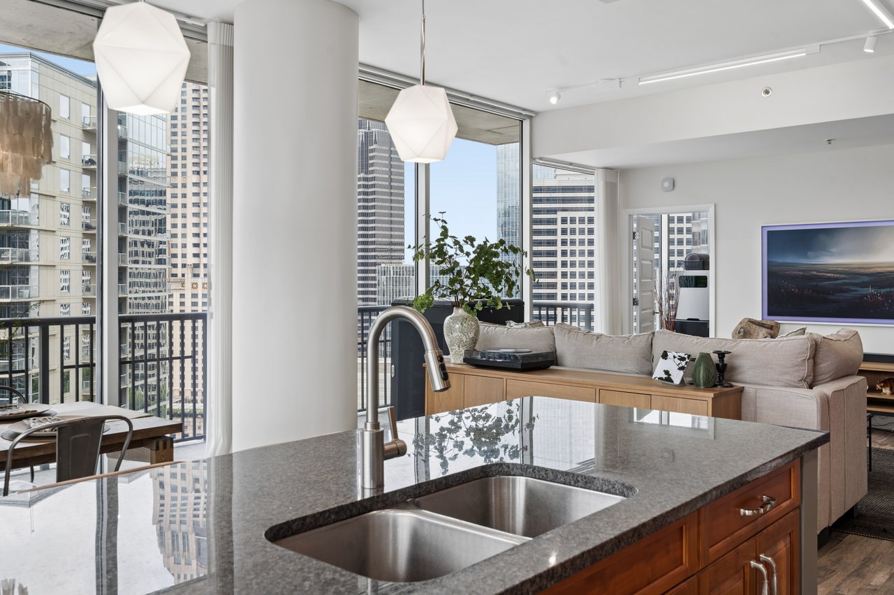 1080 Peachtree Street NE Unit 1711