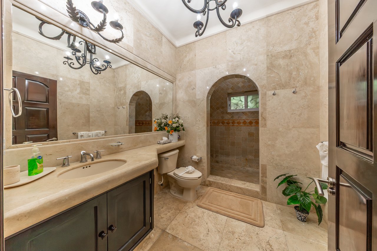 Villa Maravilla Puerto Aventuras | Golf-Front Luxury Villa