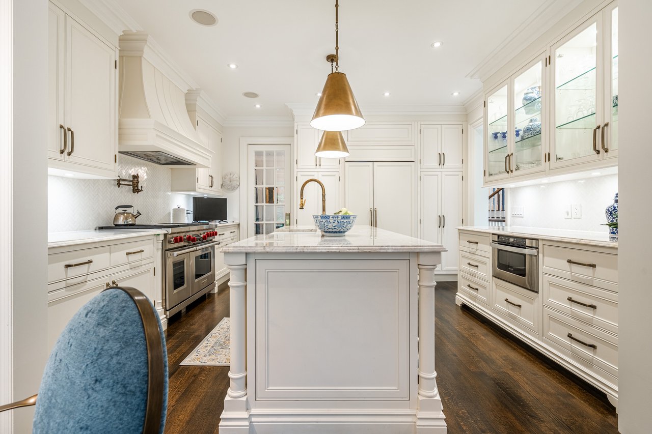 275 Glen Manor Dr E