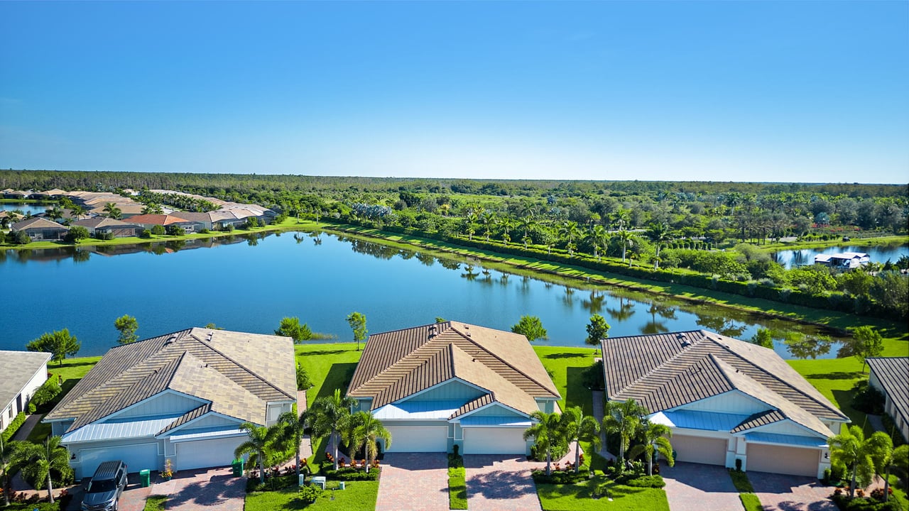 Luxury Villa for Sale in Naples Reserve: 14623 Edgewater Circle