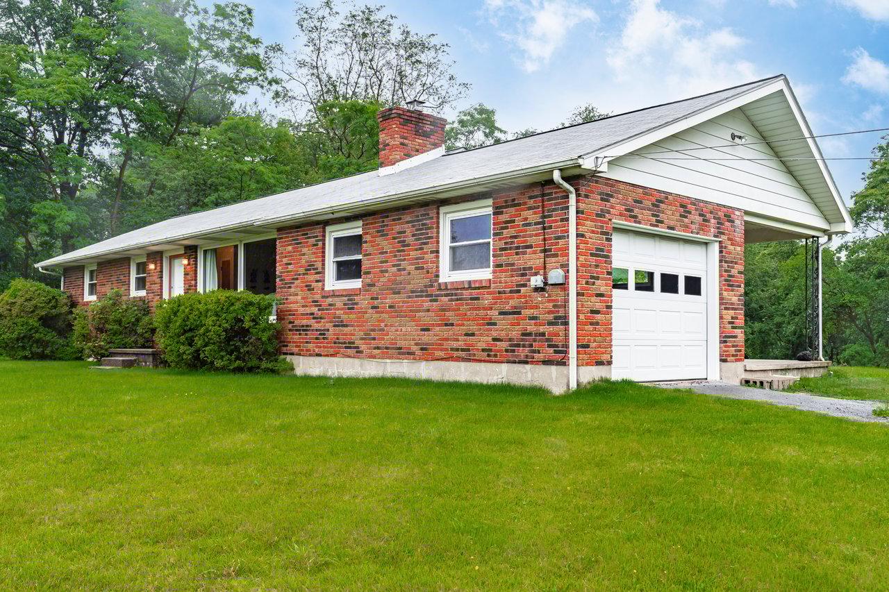 2186 Polk Valley Road