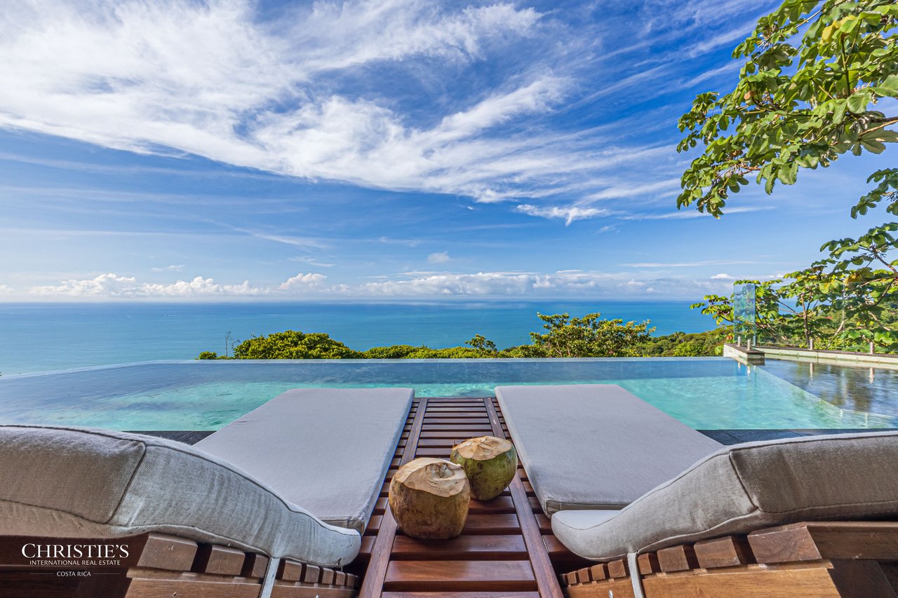 Luxury Estate in Escaleras — 5.5 Acres Majesty of Incredible Ocean Views 