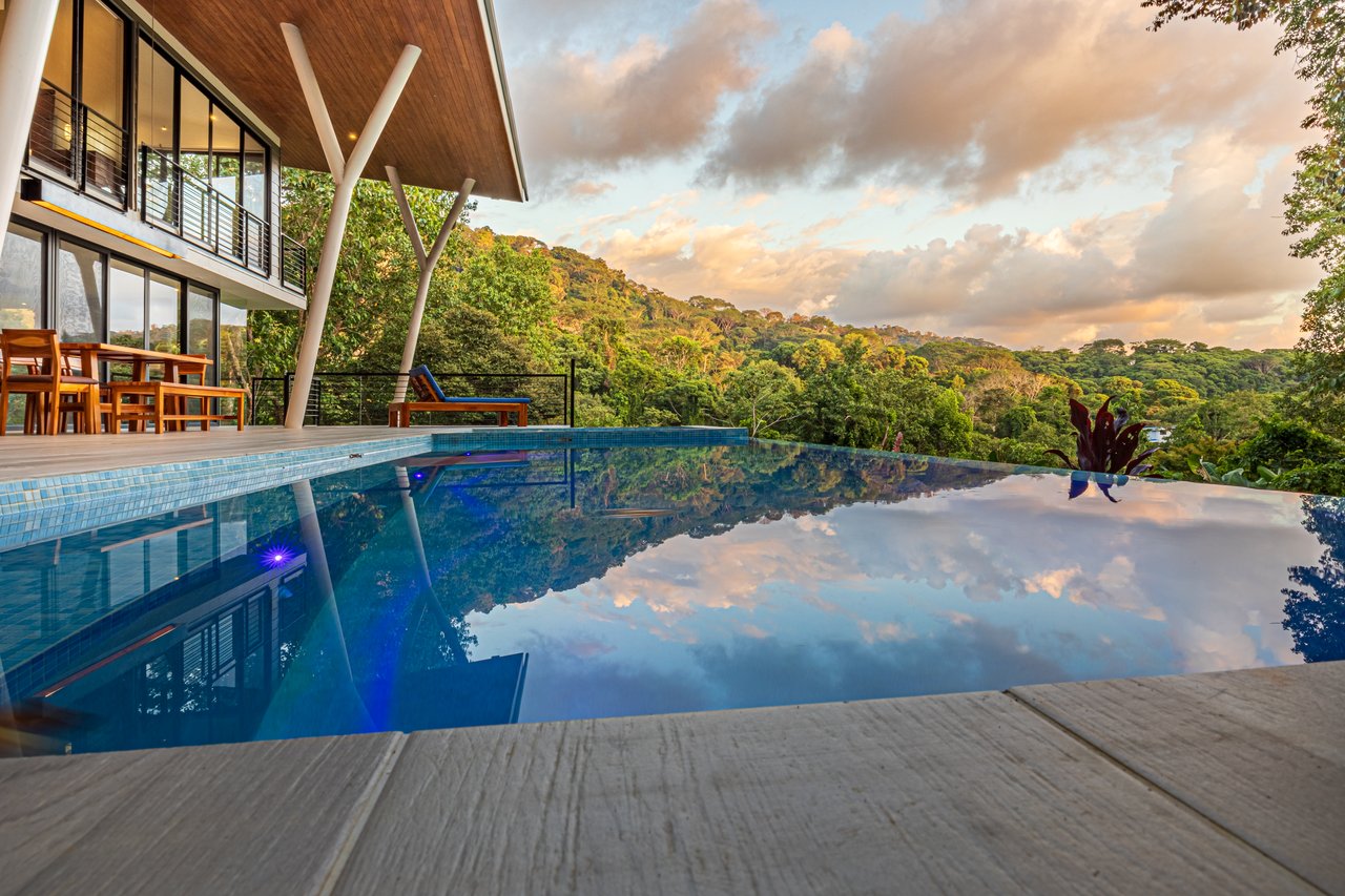 4 Bedroom Jungle Paradise with Ocean Views
