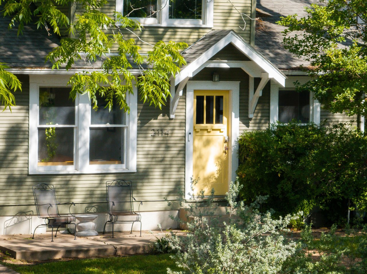 2114 Clifton St