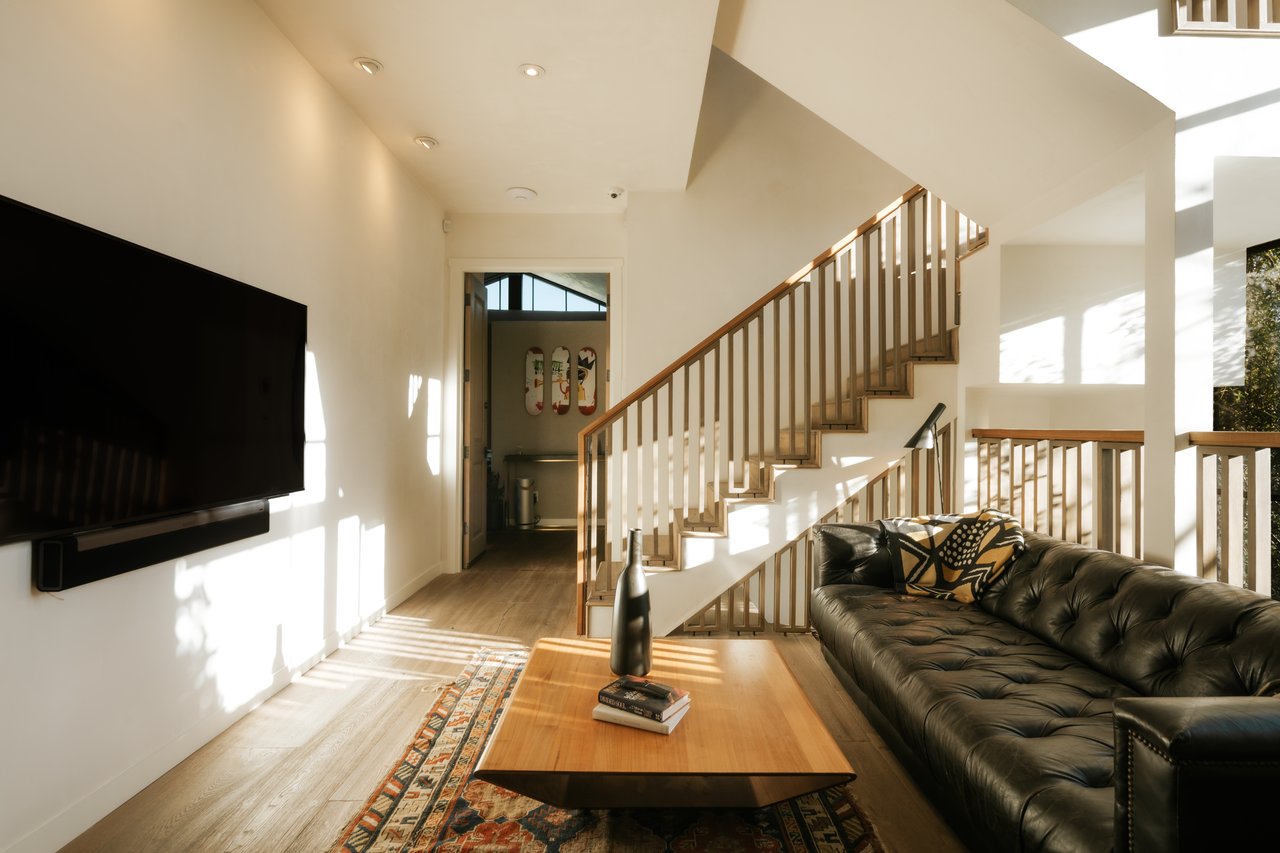 657 Milwood Ave, Venice 