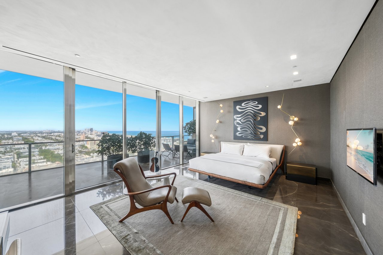 Apogee Penthouse