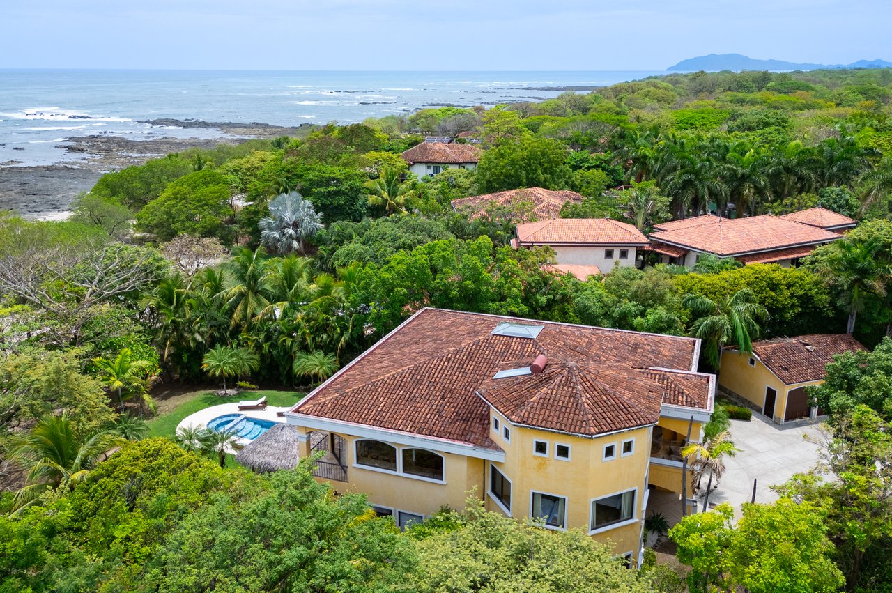 Casa Neptuno Beachfront Home  - Hacienda Pinilla