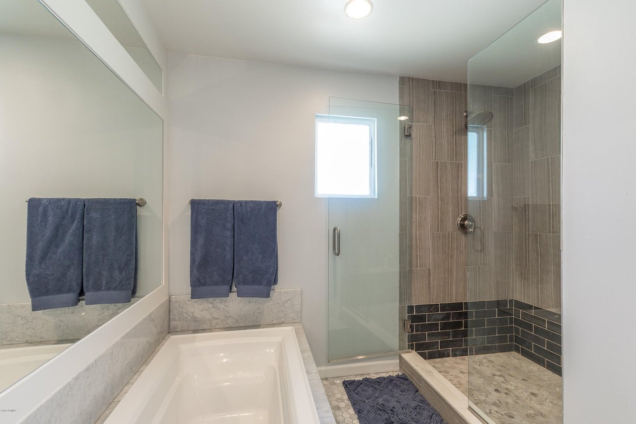 4009 E AVALON Dr