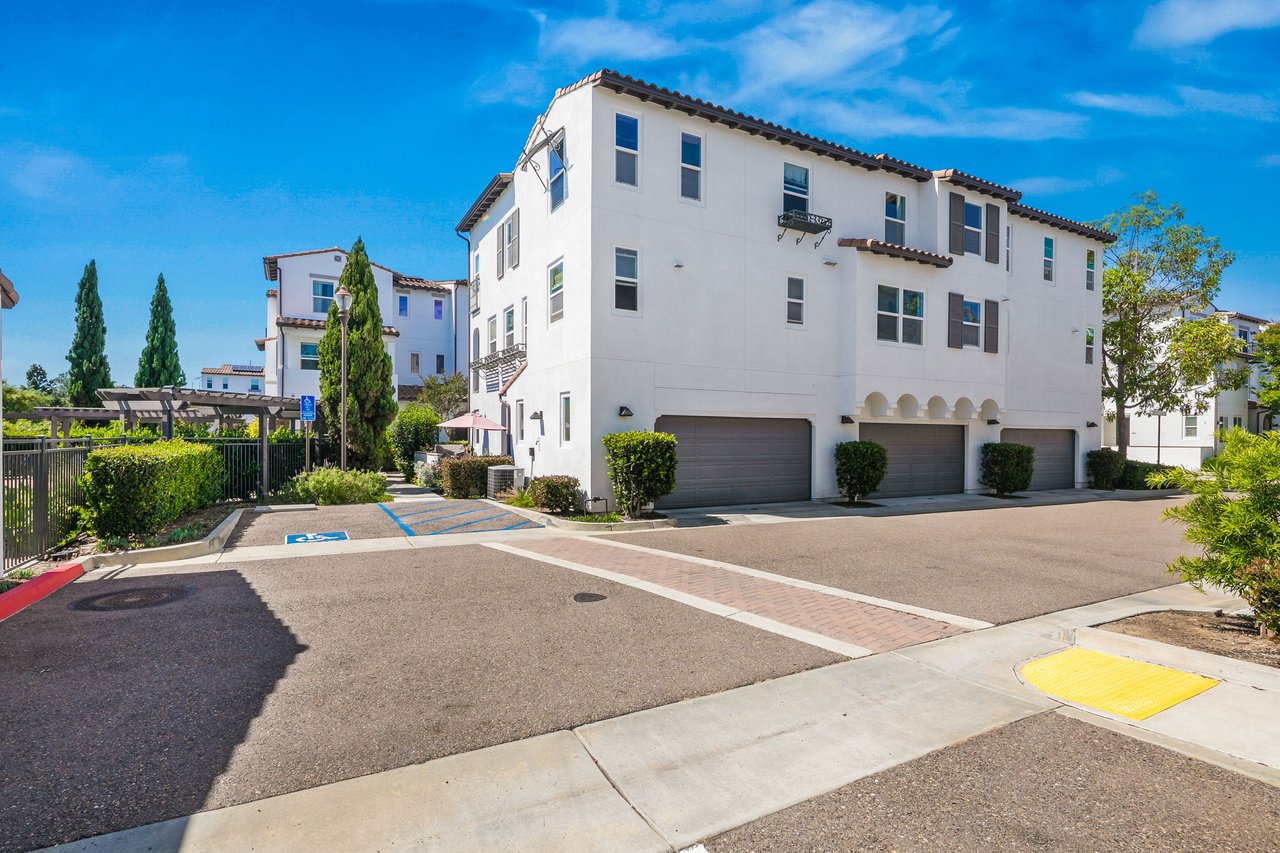 1846 Cliff Swallow Ln