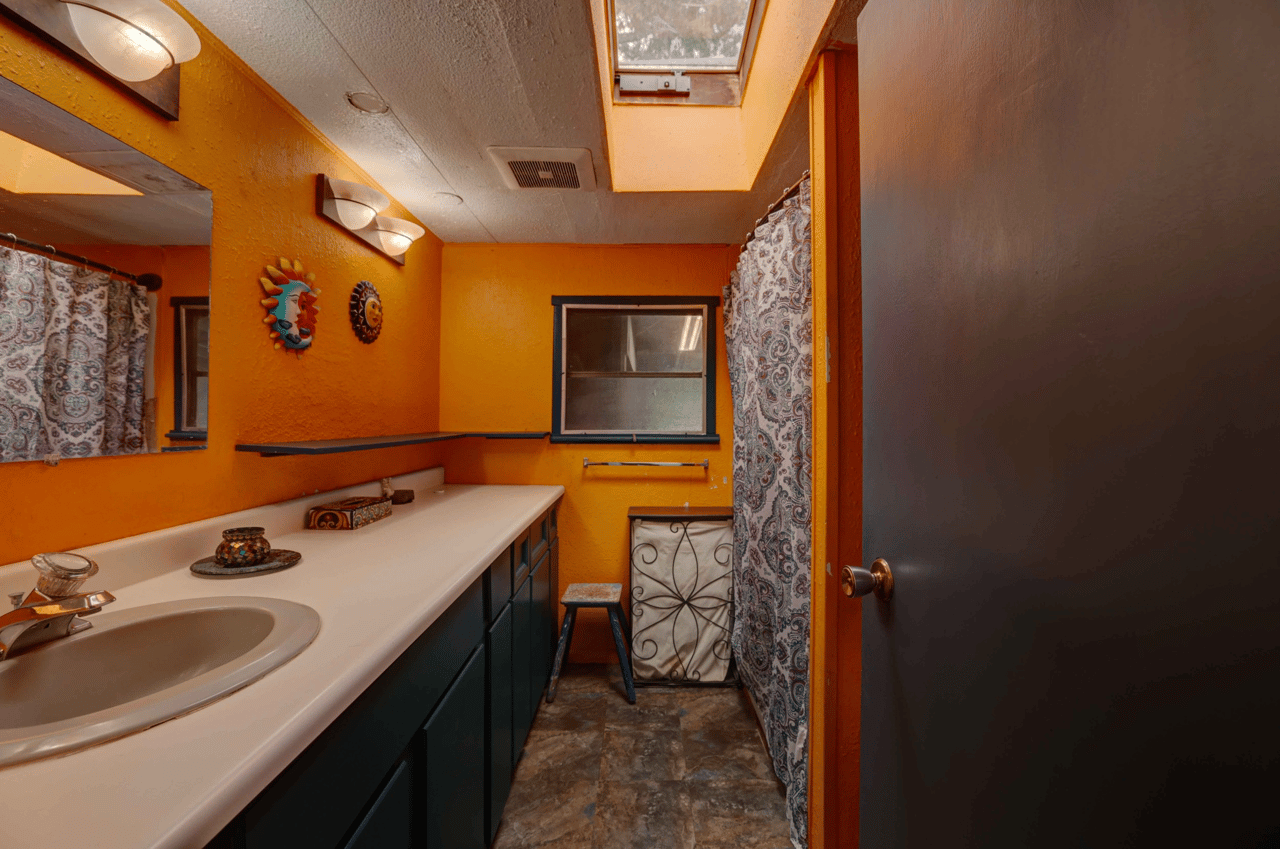 Just Listed: Manufactured Home in Southwest Bend with Sunroom