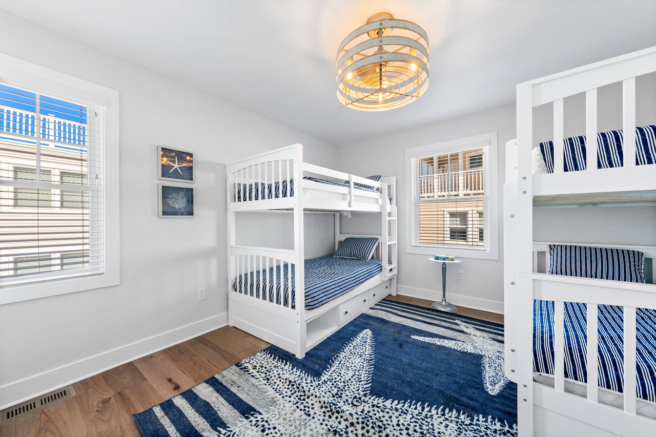 27 E Harmony Ave