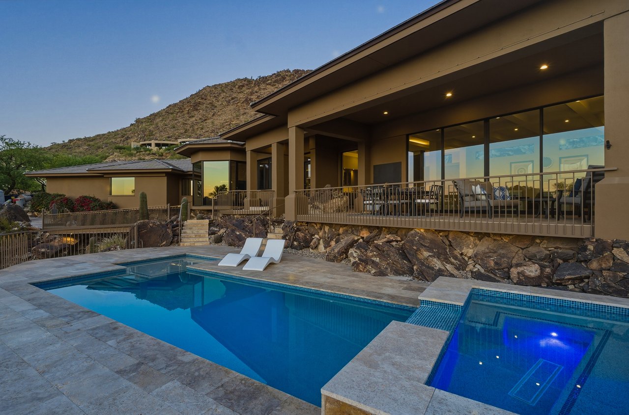 5411 E ROADRUNNER Road