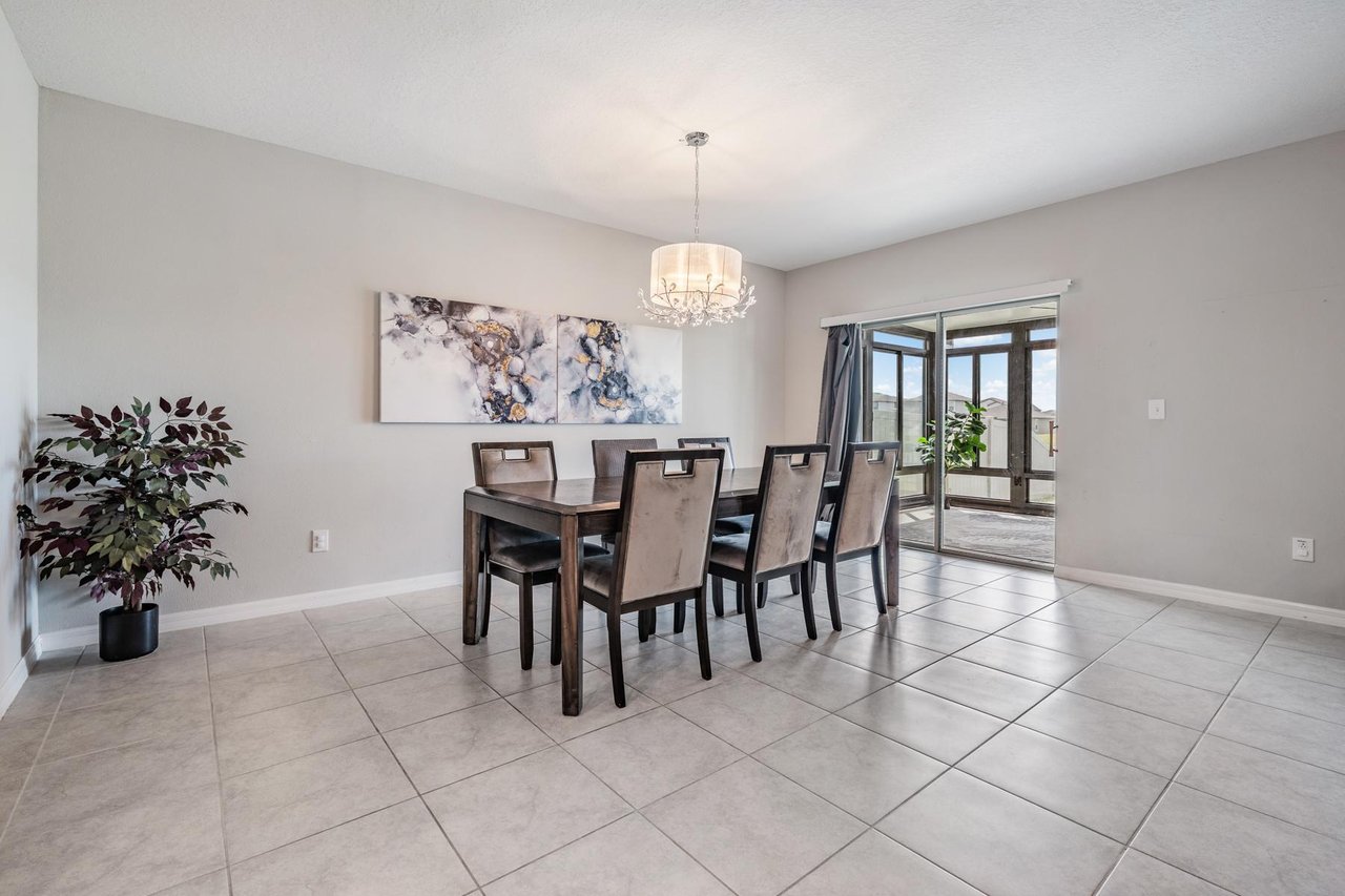 Solar-Powered Dream Home in Epperson Lagoon – 6 Beds + Florida Room!