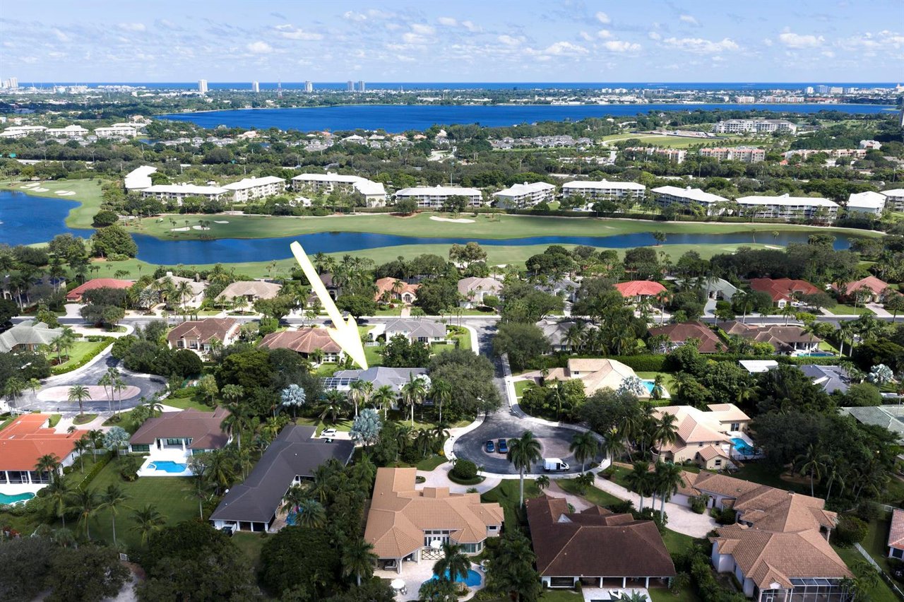 2557 Seminole Circle