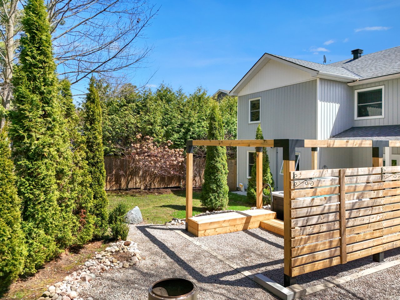 604 CHAMPLAIN Road