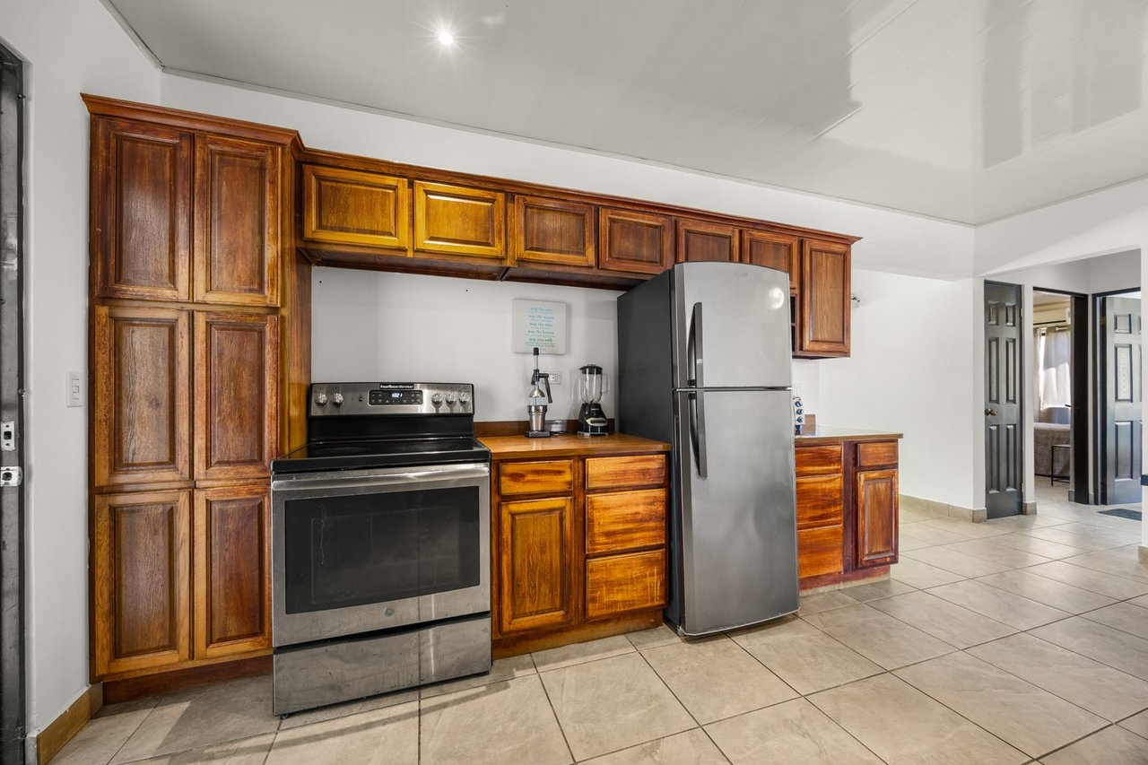 Coastal Tropical Walkable Home, Tamarindo, Guanacaste