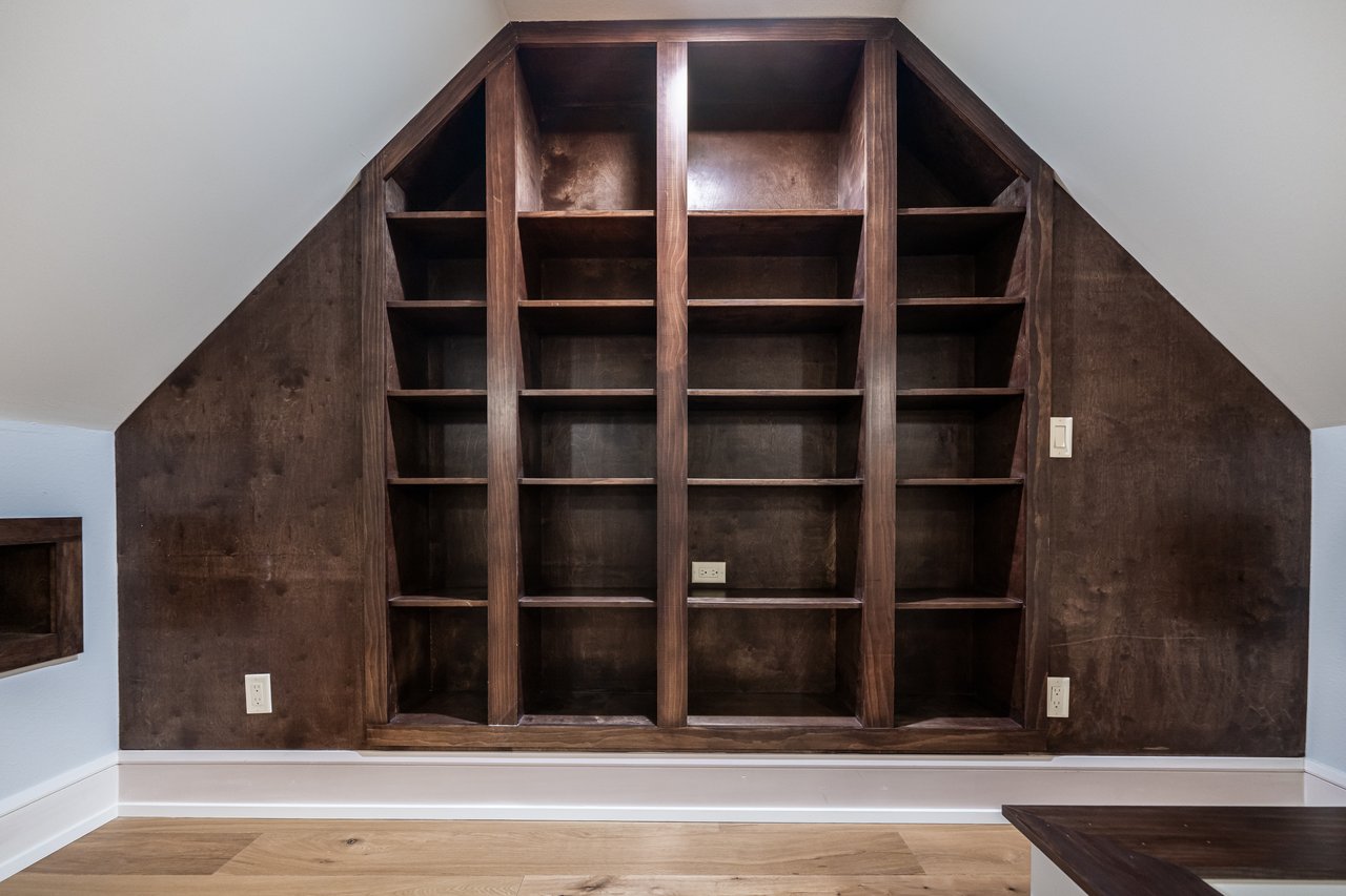 library nook in primary bedroom