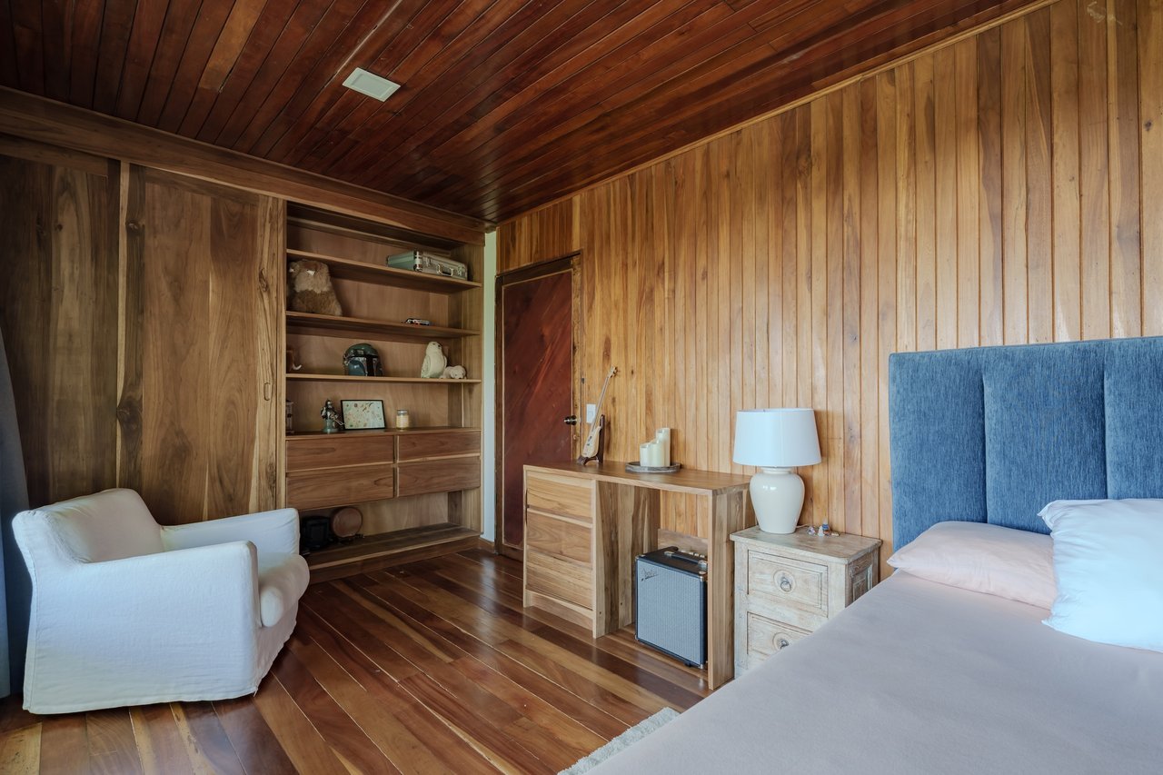 Eco Luxury Estate in Monteverde with Panoramic Gulf Views & Flat Land